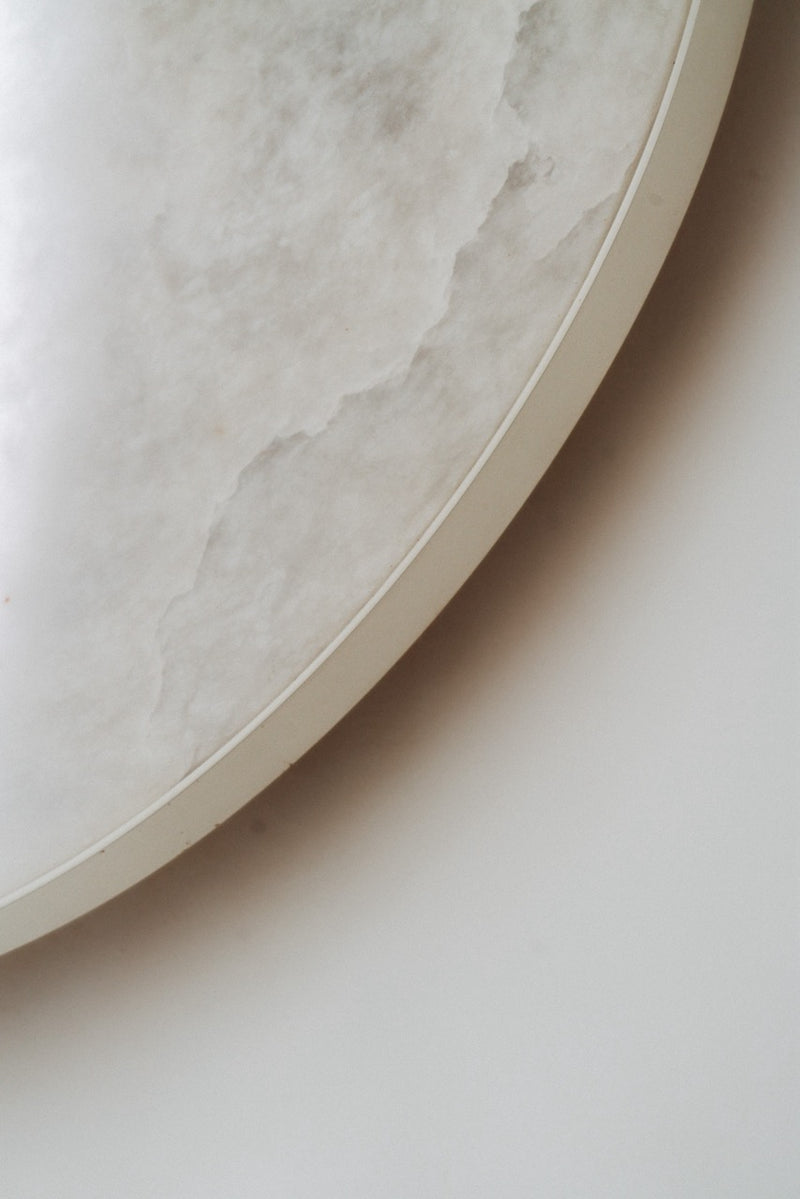 Alabaster, close up