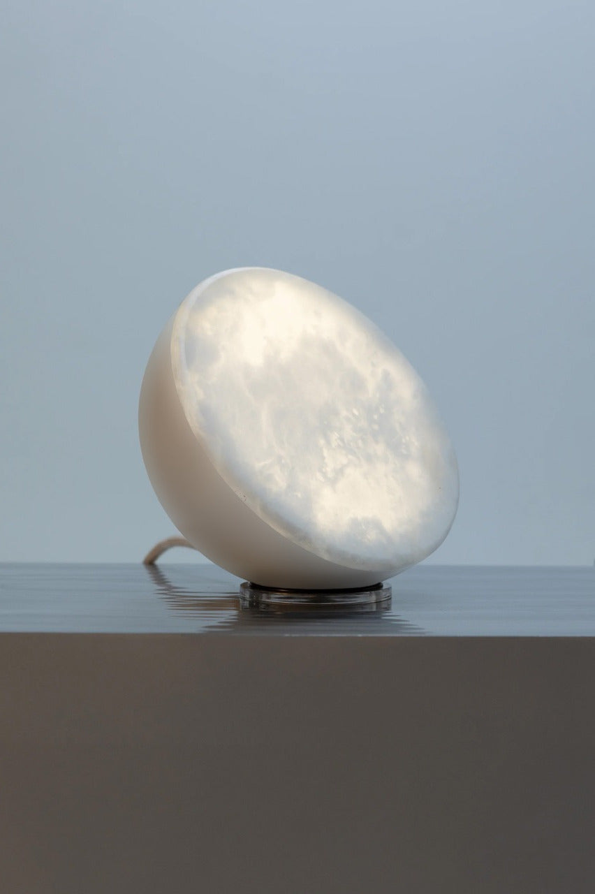 MOON Sixteen Opal detail
