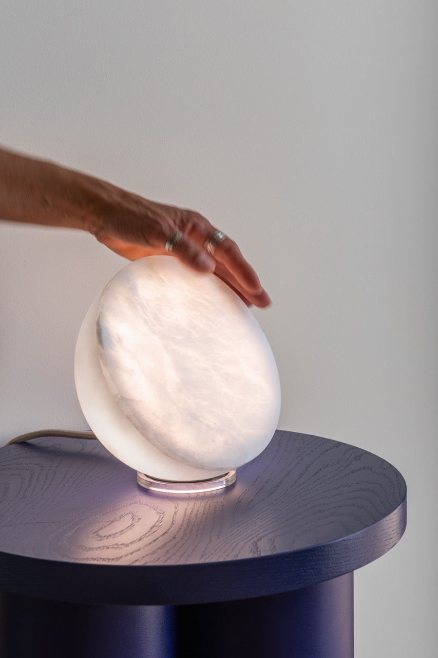 MOON18 Opal + Alabaster